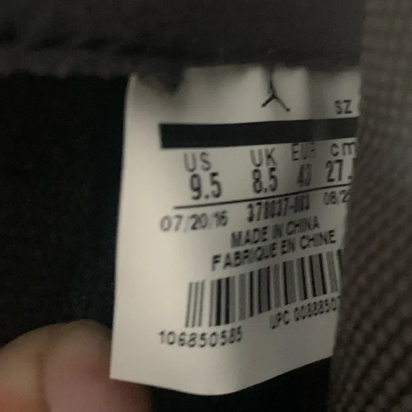 Jordan 11s Space Jams - Picture 4 of 4